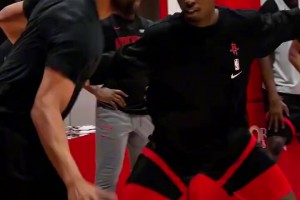 火箭全队训练备战湖人，范乔丹也现身指导队友！